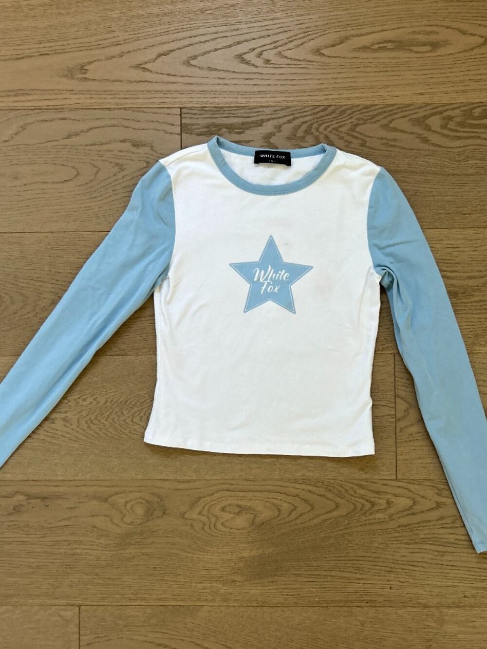 White Fox White Blue Long Sleeve Crop Top Size S Star Graphic Cotton Stretch